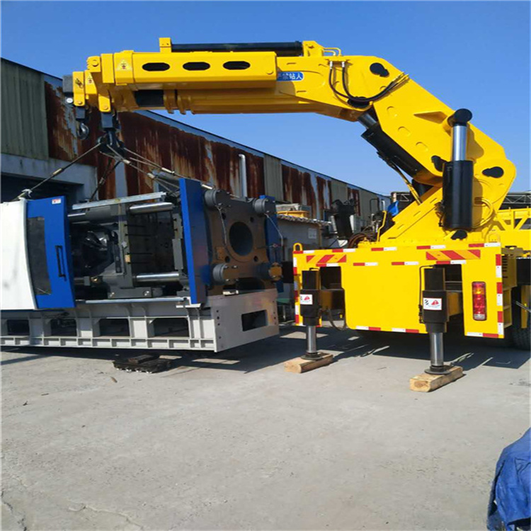 厦门 大吨位折臂吊出租费用解析：一小时租赁多少钱