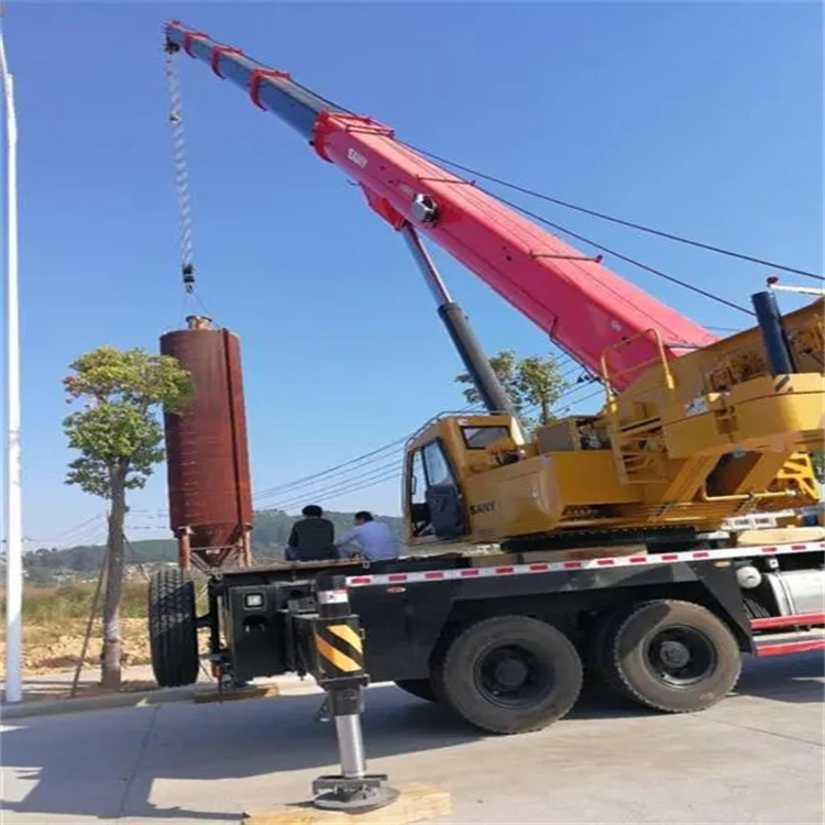 厦门吊车租赁作业时的保养和维护