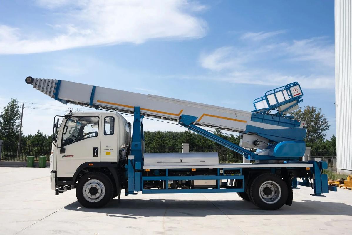 厦门云梯上料车租赁费用